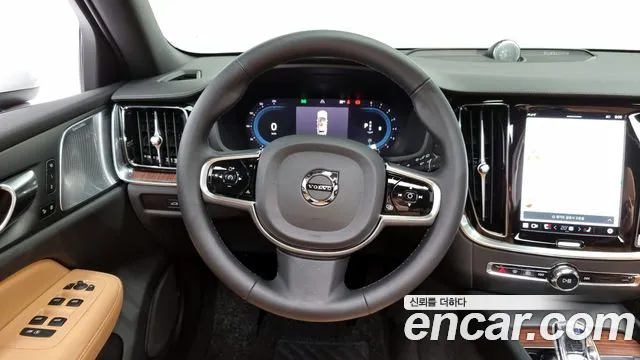 Volvo V60 Cross-Country 2nd Generation 2023 Белый из Кореи, фото 4