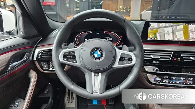 BMW 5 Series (G30) 2020 Белый из Кореи, фото 4