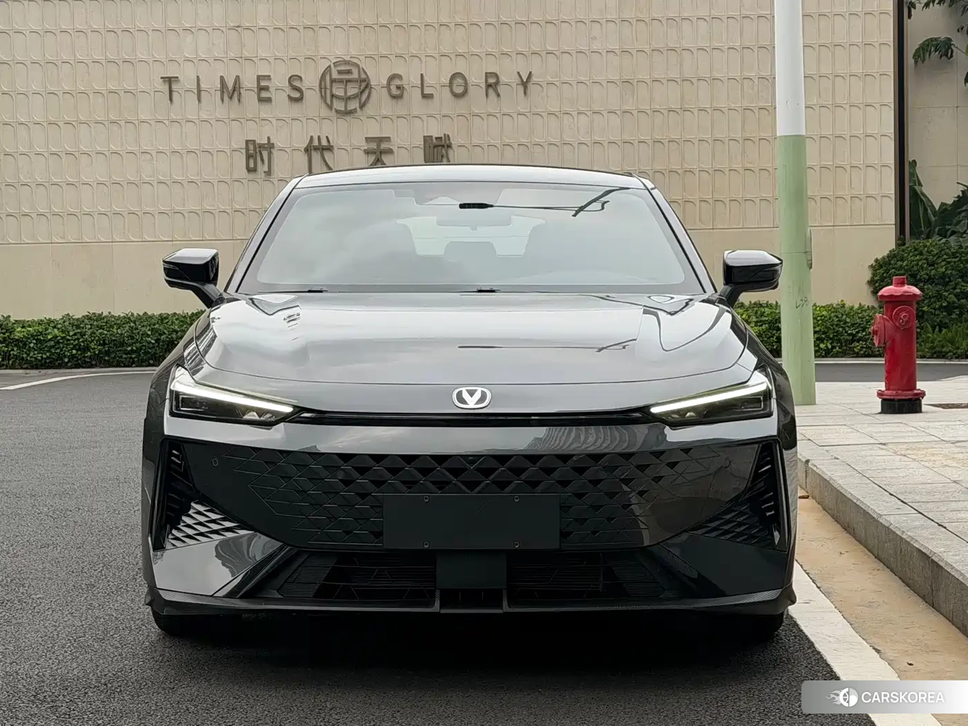 Chang'an Changan UNI-V 2025 Silver/gray из Китая, фото 4
