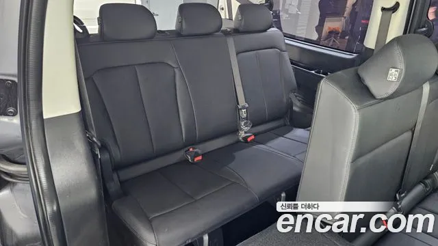 Hyundai Staria 2023 Серебристо-серый из Кореи, фото 4