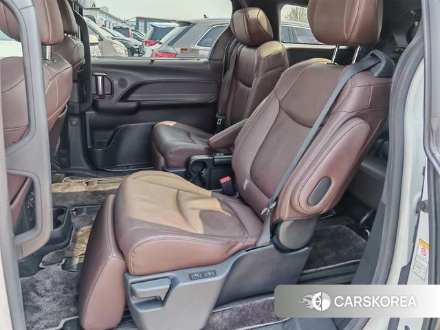 Toyota Saina 2022 Белый из Китая, фото 4