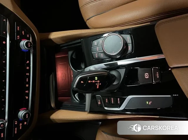 BMW 5 Series (G30) 2018 Белый из Кореи, фото 4