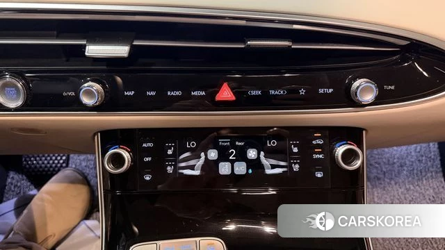 Genesis GV70 2024 Белый из Кореи, фото 4