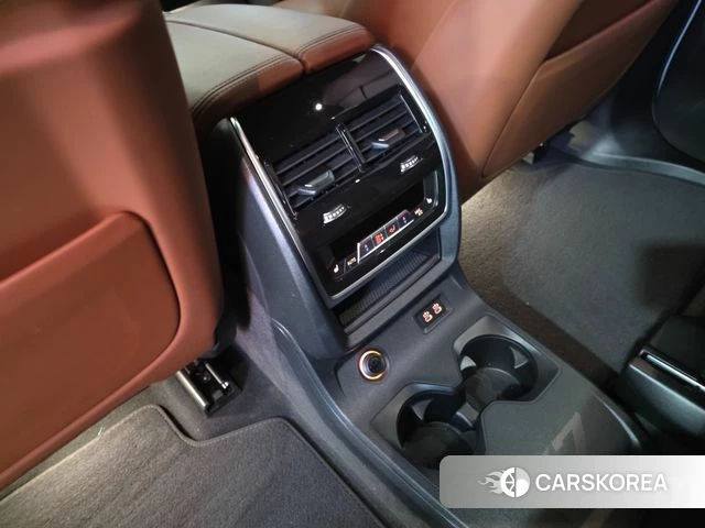 BMW X7 (G07) 2023 Белый из Кореи, фото 4