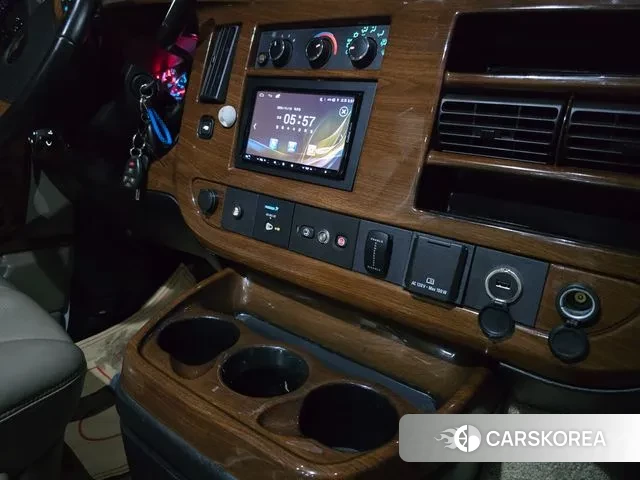 Chevrolet Express Van 2018 Белый из Кореи, фото 4