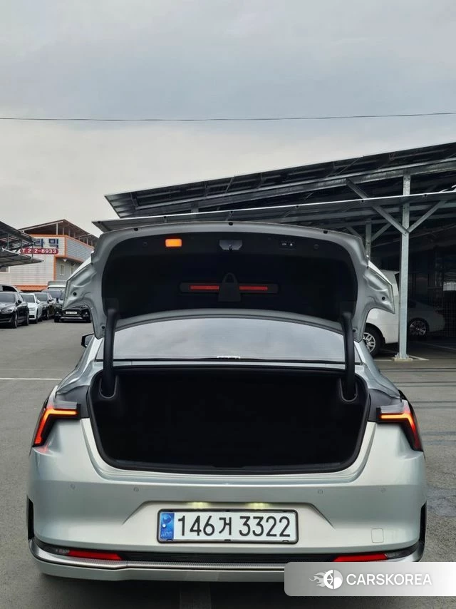 Kia The New K8 Hybrid 2024 Светло-серебряный цвет из Кореи, фото 4