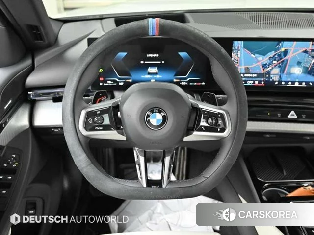 BMW 5 Series (G60) 2025 Белый из Кореи, фото 4