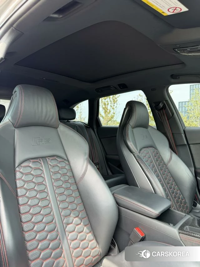 Audi RS 4 2023 Серебристо-серый из Китая, фото 4