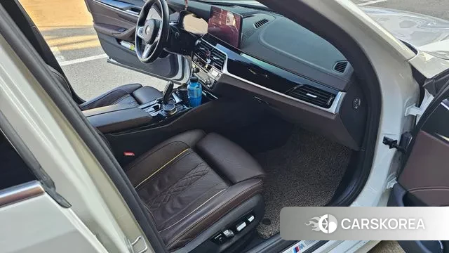 BMW 5 Series (G30) 2021 Белый из Кореи, фото 4