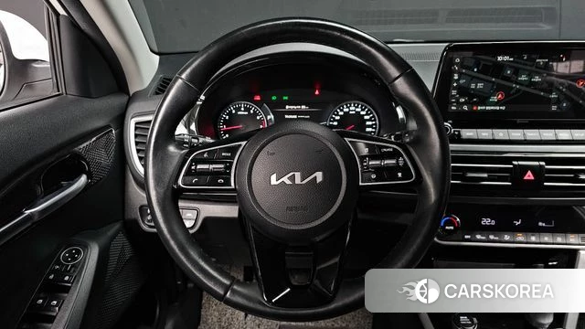 Kia Seltos 2022 Белый из Кореи, фото 4