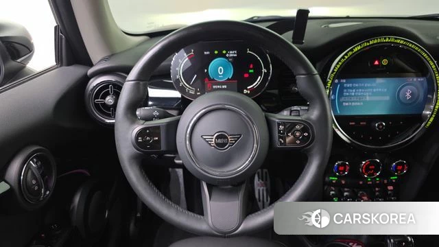 Mini Cooper 2023 Черный из Кореи, фото 4