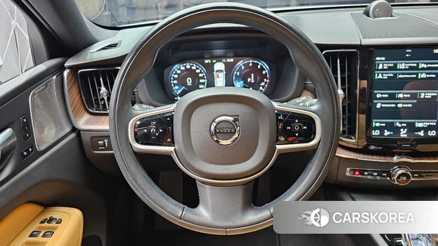 Volvo XC60 second Generation 2021 Белый из Кореи, фото 4