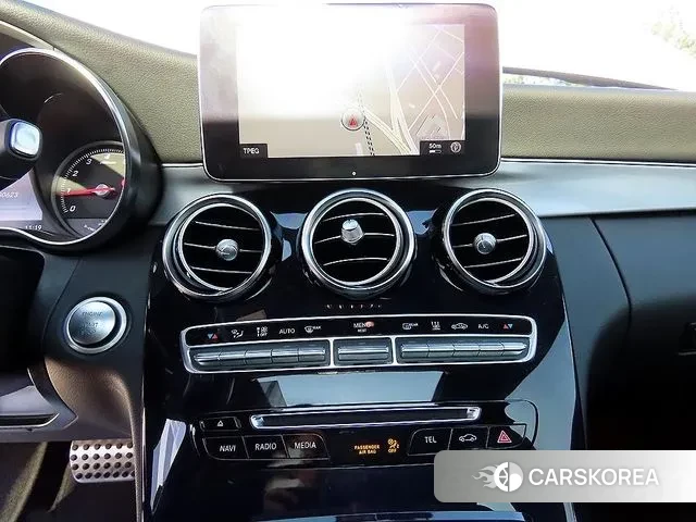 Mercedes-Benz C-Class W205 2018 Белый из Кореи, фото 4