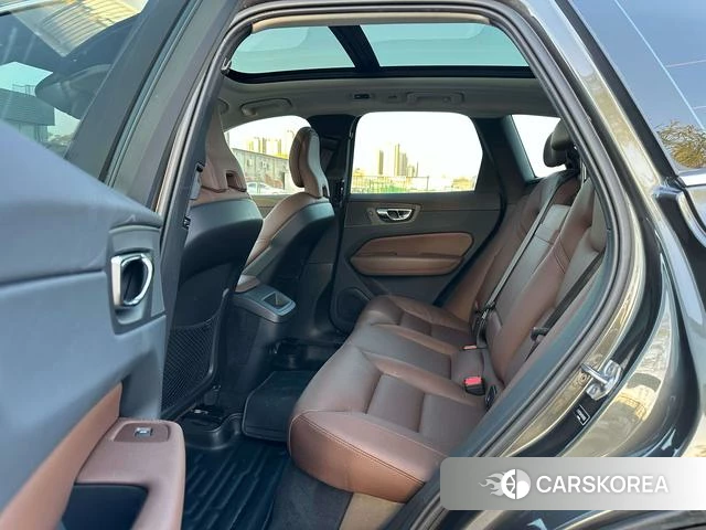 Volvo XC60 2019 Темно-серый из Китая, фото 4