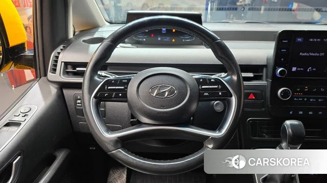 Hyundai Staria 2022 Желтый из Кореи, фото 4