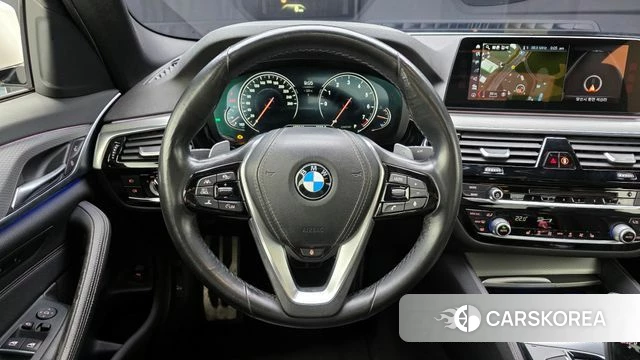 BMW 5 Series (G30) 2018 Белый из Кореи, фото 4