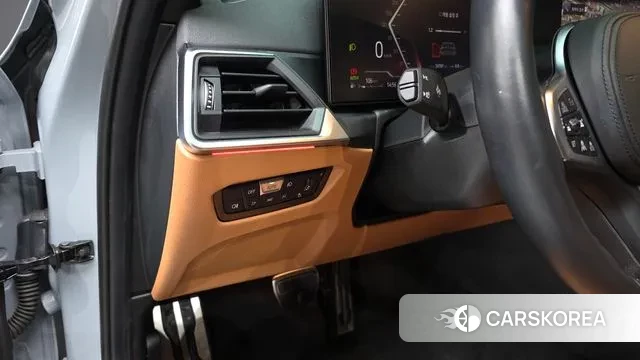 BMW 3 Series (G20) 2023 Серебристо-серый из Кореи, фото 4