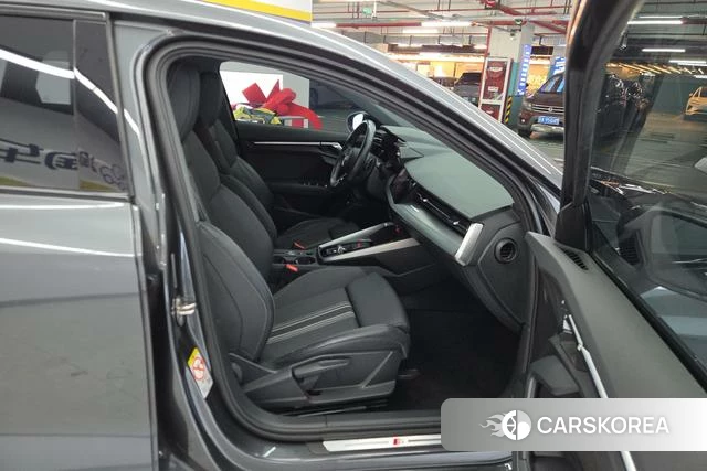 Audi A3 2022 Темно-серый из Китая, фото 4