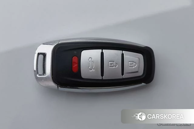 Audi A3 2019 Белый из Китая, фото 4