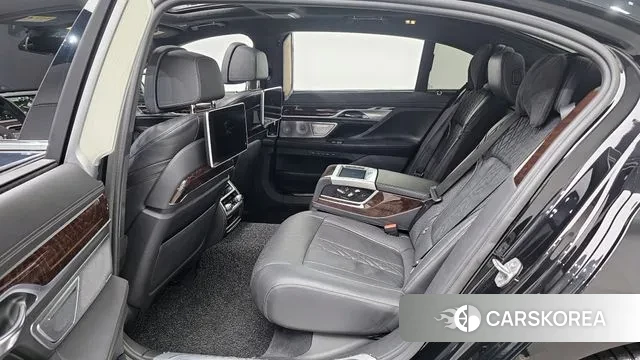 BMW 7 Series (G11) 2018 Черный из Кореи, фото 4