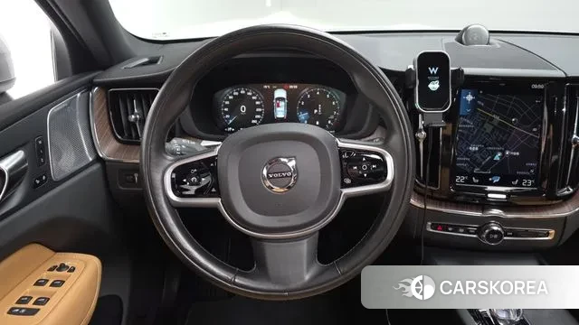 Volvo XC60 second Generation 2021 Серебристо-серый из Кореи, фото 4