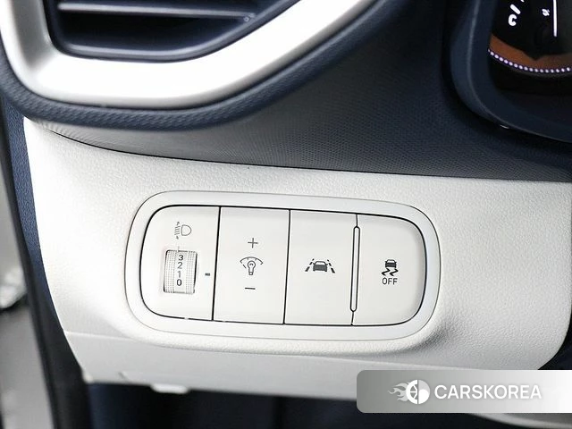 Hyundai Venue 2020 Серебристо-серый из Кореи, фото 4