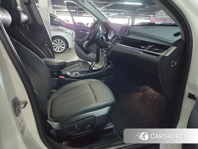 BMW X1 (F48) 2022 Белый из Кореи, фото 4