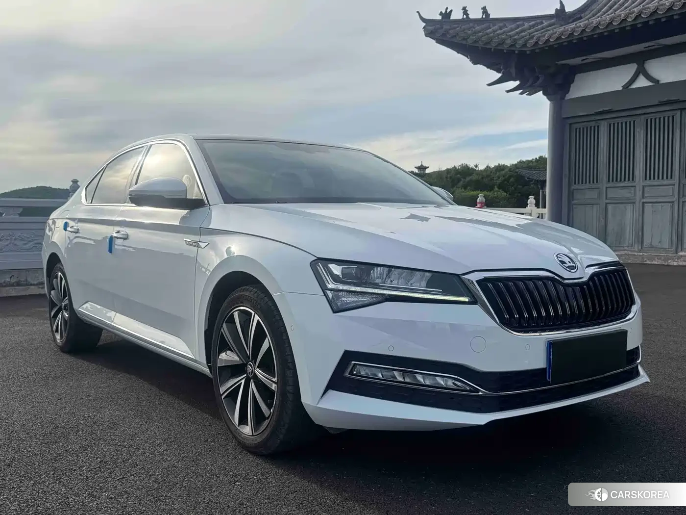 Skoda Superb 2023 Белый из Китая, фото 4