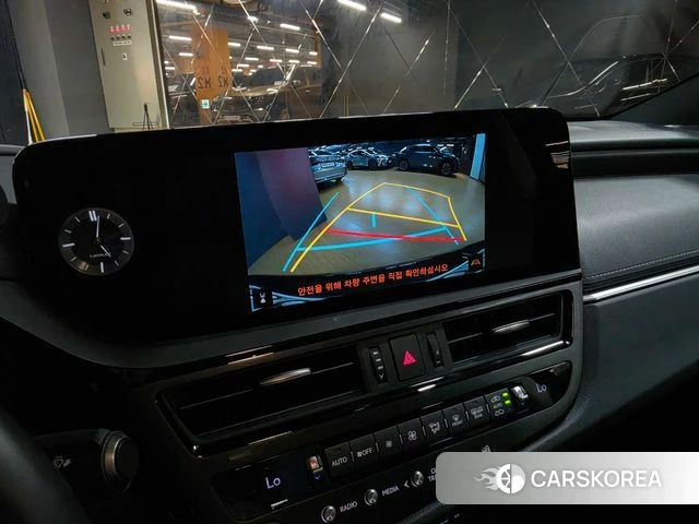 Lexus ES300h 7th generation 2025 Черный из Кореи, фото 4