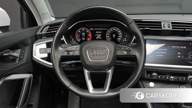 Audi Q3 (F3) 2020 Белый из Кореи, фото 4