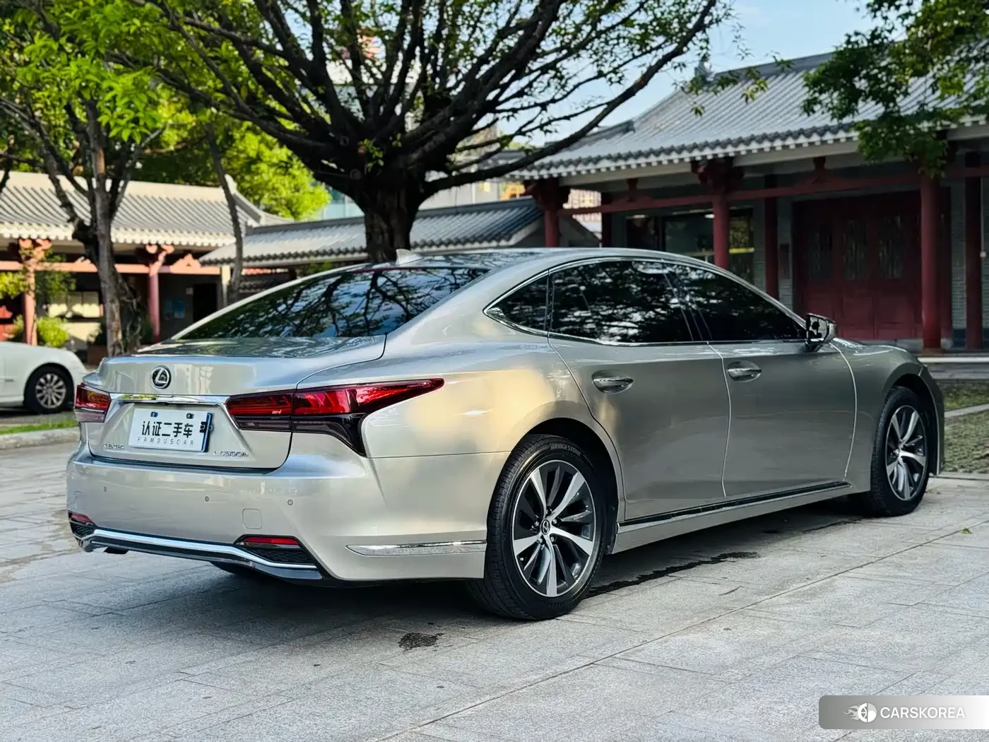 Lexus LS 2022 Silver/gray из Китая, фото 4