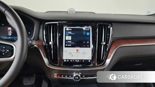 Volvo S60 3rd generation 2023 Белый из Кореи, фото 4