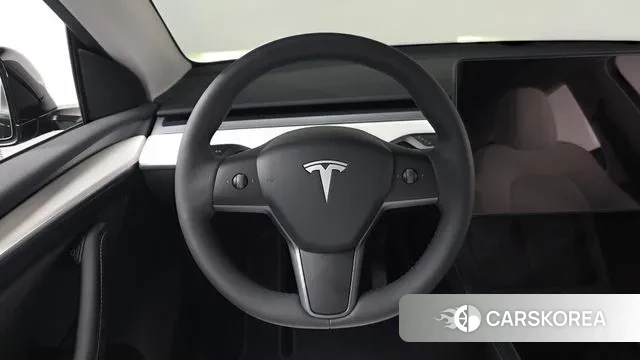 Tesla Model Y 2024 Черный из Кореи, фото 4