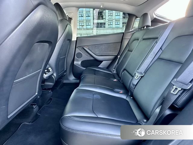 Tesla Model Y 2023 Черный из Китая, фото 4