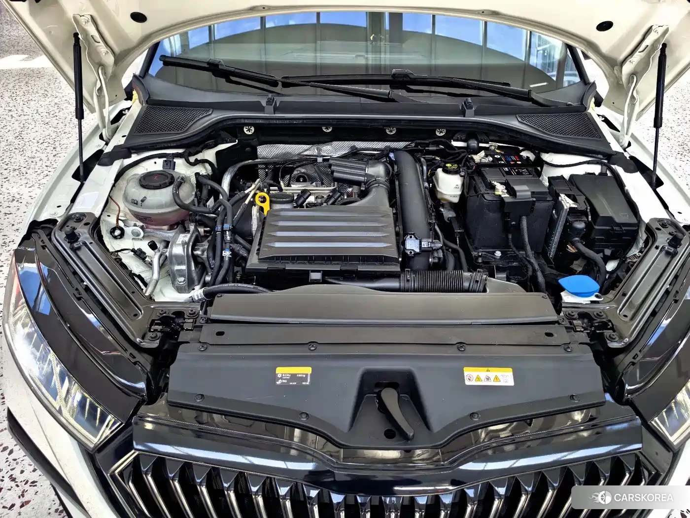 Skoda Octavia 2022 Белый из Китая, фото 4