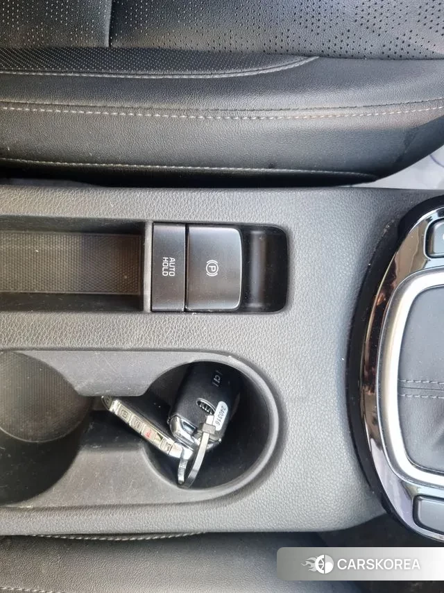 Kia Seltos 2021 Жемчужный цвет из Кореи, фото 4