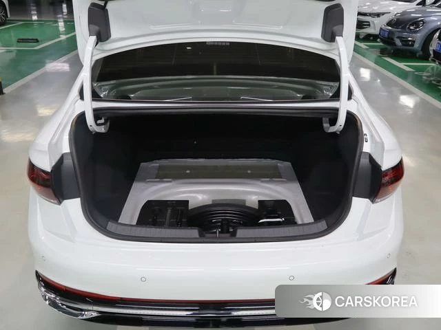 Volkswagen Sagitar 2024 Белый из Китая, фото 4