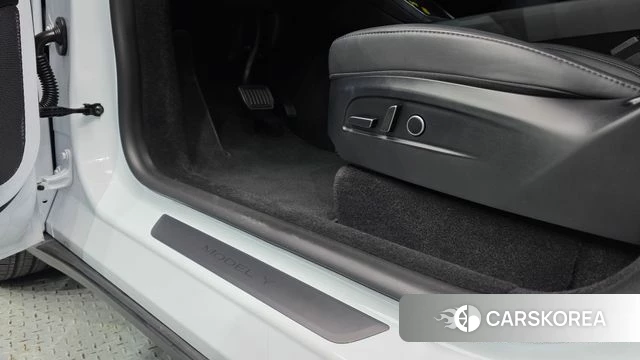 Tesla Model Y 2025 Белый из Кореи, фото 4