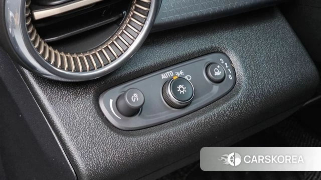 Chevrolet (GM Daewoo) Trax Crossover 2023 Черный из Кореи, фото 4
