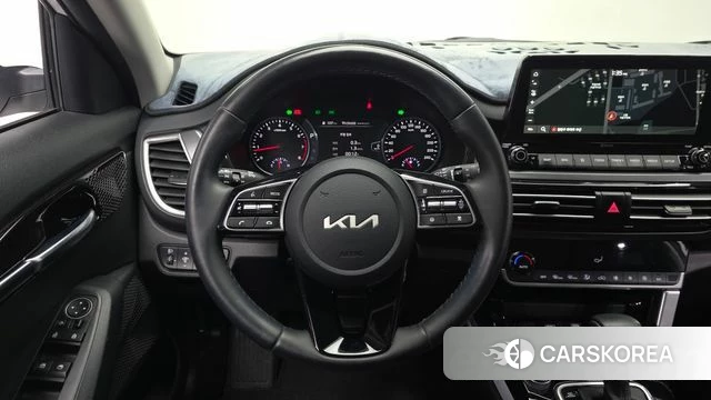 Kia Seltos 2022 Белый из Кореи, фото 4