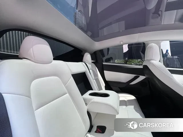 Tesla Model Y 2021 Черный из Кореи, фото 4