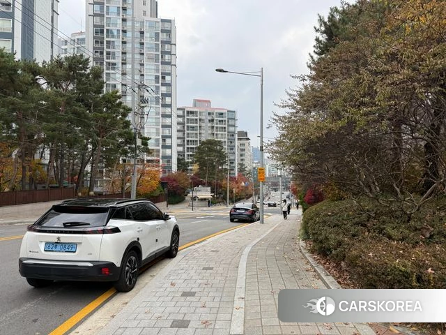 Peugeot e-2008 second generation 2022 Белый из Кореи, фото 4