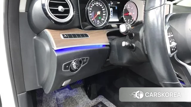 Mercedes-Benz E-Class W213 2019 Белый из Кореи, фото 4