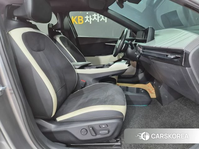 Kia EV6 2022 Серебристо-серый из Кореи, фото 4