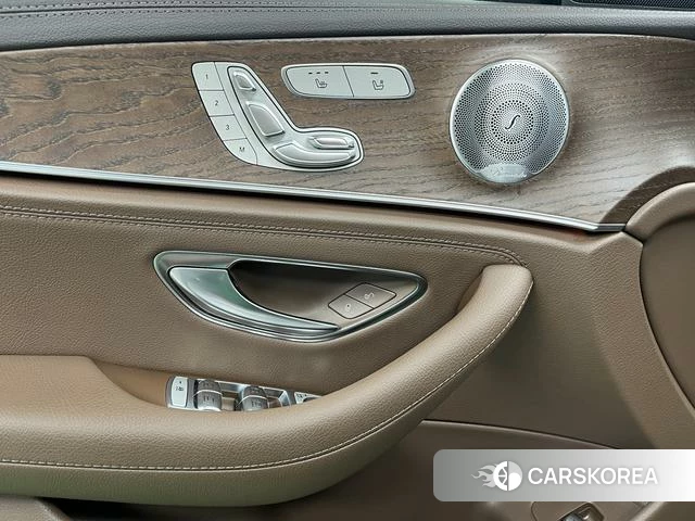 Mercedes-Benz E-class 2019 Синий из Китая, фото 4