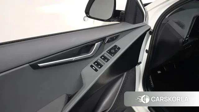 Kia Di Ol Nu Niro 2025 Белый из Кореи, фото 4