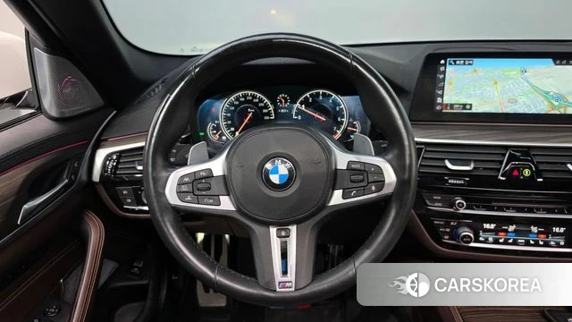 BMW 5 Series (G30) 2018 Белый из Кореи, фото 4