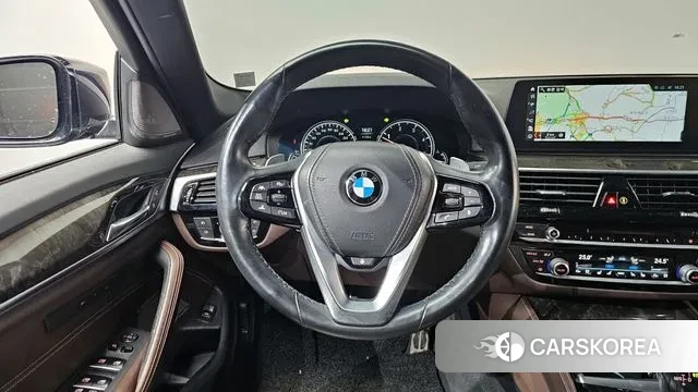 BMW 5 Series (G30) 2018 Черный из Кореи, фото 4
