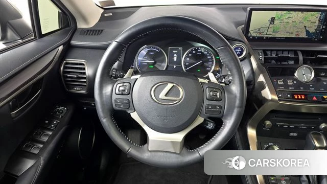Lexus NX300h 2018 Серебристо-серый из Кореи, фото 4