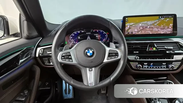 BMW 5 Series (G30) 2022 Белый из Кореи, фото 4